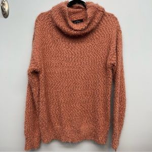 Soft fuzzy sweater from Love Tree EUC size XL